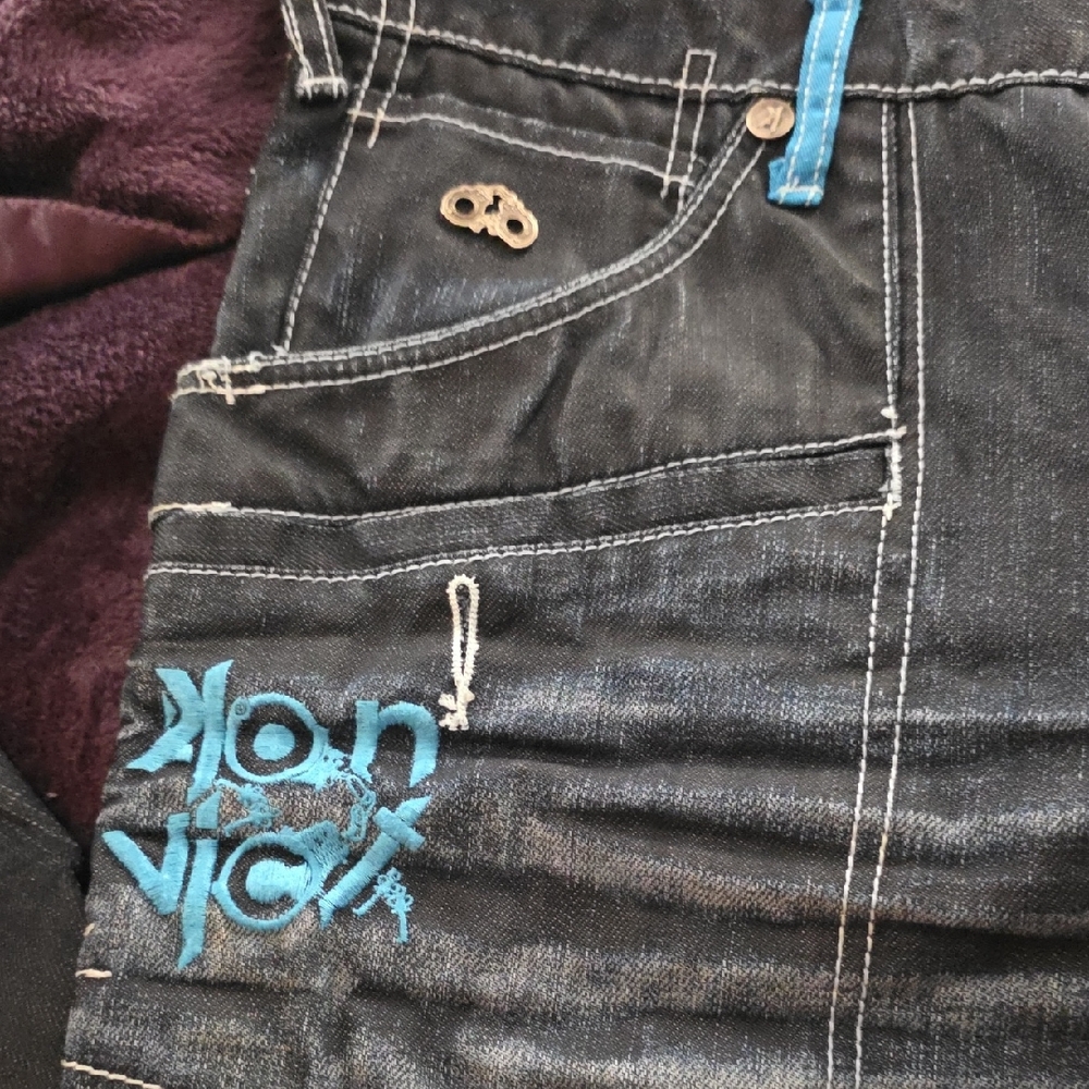 Jeans - Picture 8 of 10